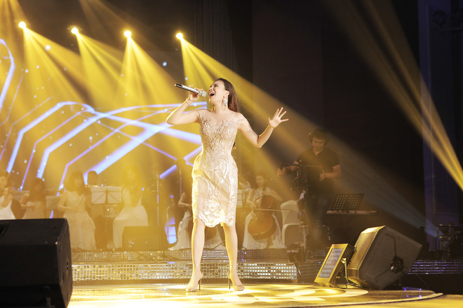 ho quynh huong bat ngo gap su co am thanh khi dang hat