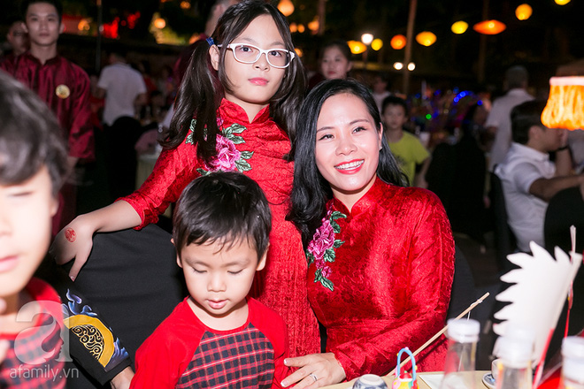 3 nhoc ty nha mc phan anh lon phong phao khi dien ao dai do