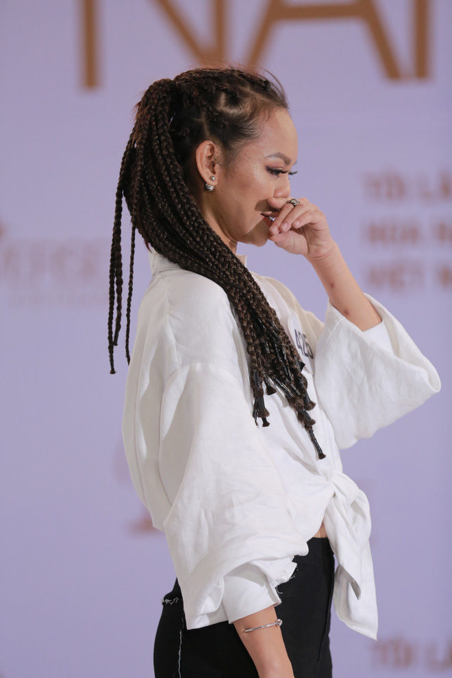 mai ngo khoc nac khi bi phan anh chi trich thieu ton trong tran thanh ra mat show mang ten minh