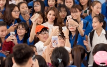 tro lai nha trang sau 2 nam dang quang pham huong duoc rung nguoi ham mo vay kin