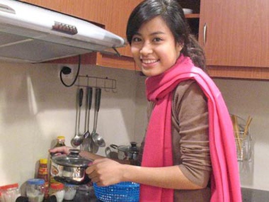 nhin lai nhung khoanh khac xuan thi dep de nhat cua vang anh hoang thuy linh