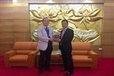 nguoi viet dau tien duoc phong giao su tai dai hoc johns hopkins my
