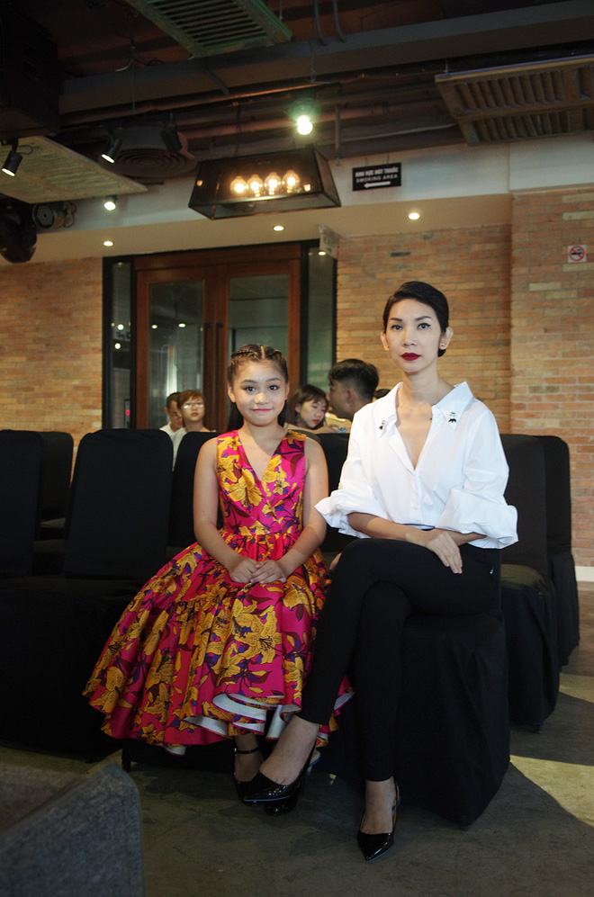 sau lum xum voi chau gai co ut phuong my chi song ca cung con gai nuoi xuan lan