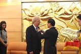 trao ky niem chuong vi hoa binh huu nghi cho dai su bungari tai viet nam