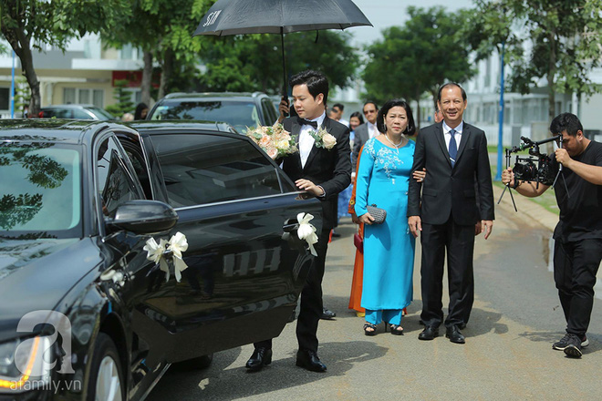 me chong dai gia truc tiep di don con dau hoa hau dang thu thao