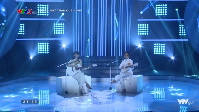 phien ban nhi cua nsnd le thuy hat ao moi ca mau khien hoai linh va hien thuc phat cuong