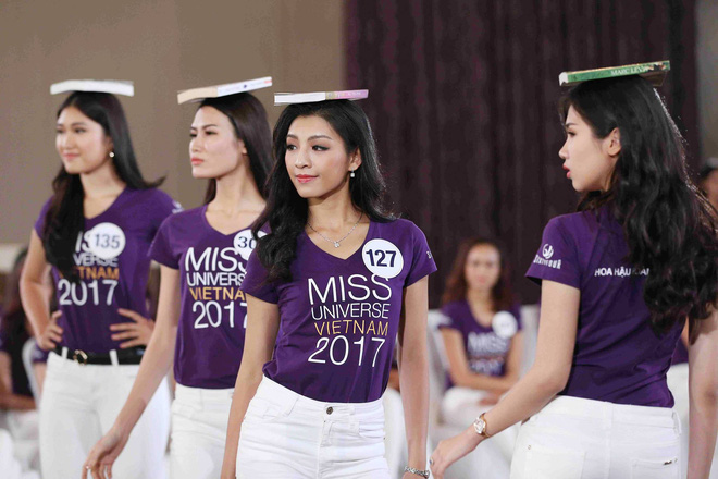 tron ven man catwalk qua dinh cua vo hoang yen o hoa hau hoan vu