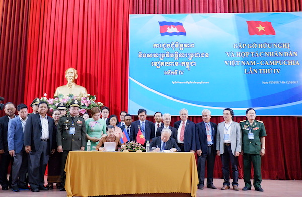 2 nam thuc hien thoa thuan hop tac 2 hoi huu nghi viet nam campuchia dat duoc nhieu ket qua tich cuc