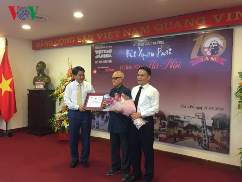 nha van hoa huu ngoc nguoi quang ba van hoa ha noi ra the gioi