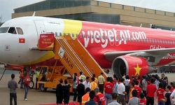hang loat chuyen bay bi hoan huy vietjet air va cuc hang khong noi gi