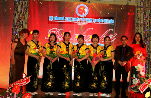 hoi van hoa nghe thuat viet nam tai cong hoa sec kien toan va doi moi