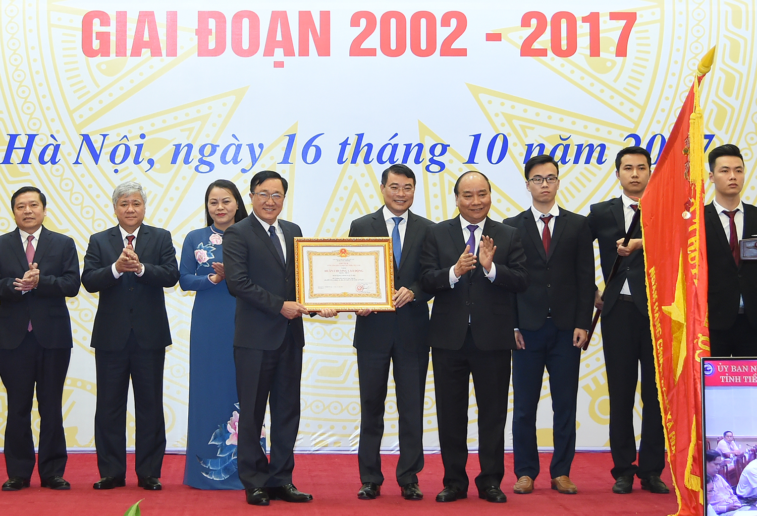 thu tuong nhac cac dia phuong dong gop nhieu hon cho tin dung chinh sach