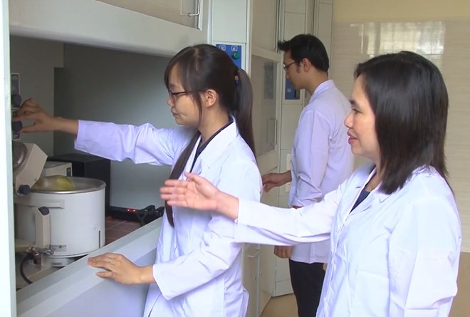 nu tien si nano voi nhung cong trinh ve nguoi benh ung buou