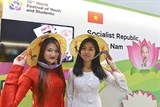 ve dep cac dan toc tai lien hoan thanh nien sinh vien the gioi