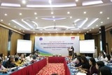 uy ban hoa binh ha noi tham trao qua tet cho benh nhi
