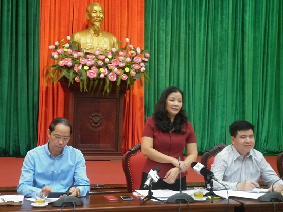 ha noi cap logo nhan dien cac cua hang kinh doanh trai cay dam bao an toan