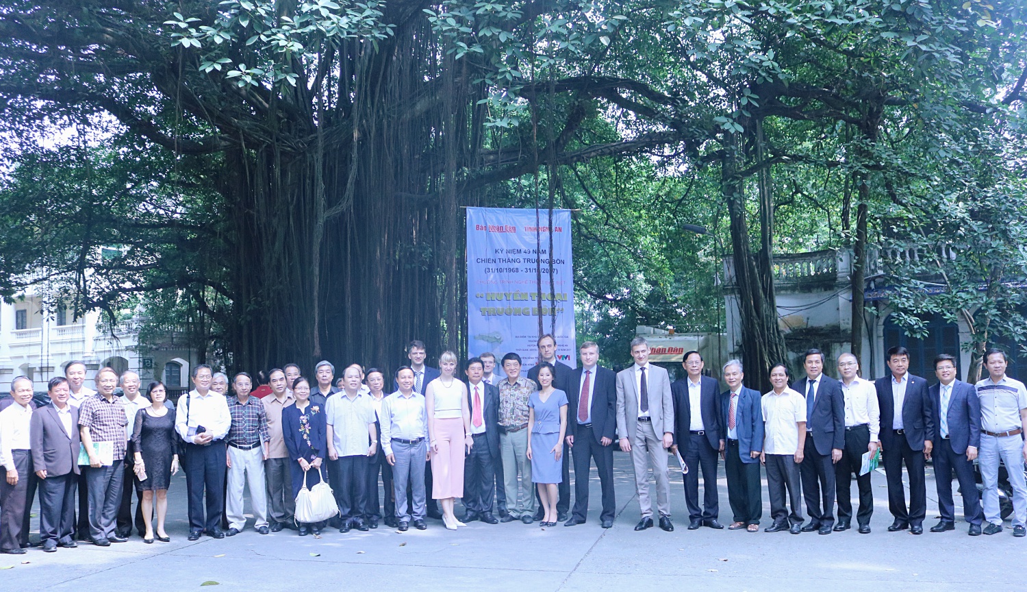 chi hoi huu nghi viet nga khoi bao chi tuyen truyen ky niem 100 nam cach mang thang muoi