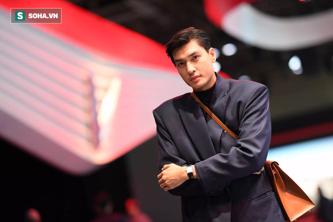 hoang thuy quang dai hao huc truoc truoc gio g o paris motor show
