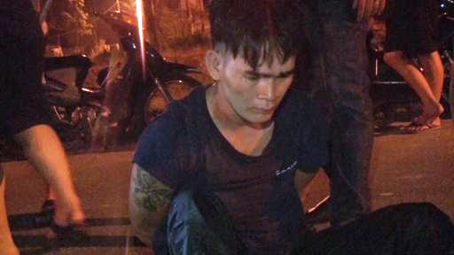 bat giu nam thanh nien xu hue day ra hang loat vu trom nha dan