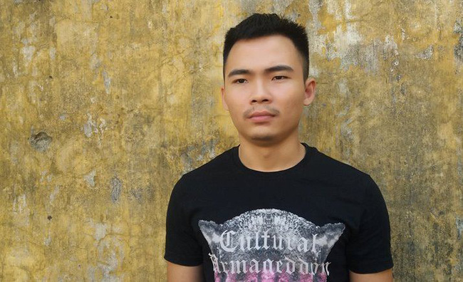 nam dinh 3 thanh nien dung mat na va vu khi bat 2 co gai tre de ban cho quan karaoke