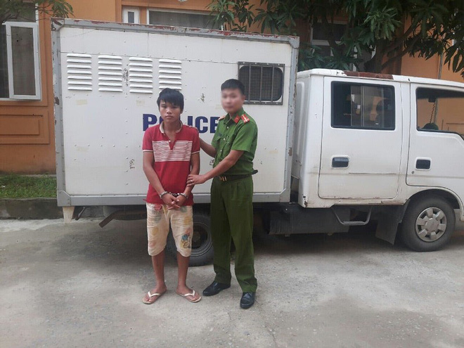 bat thanh cong doi tuong truy na sau khi dung dao cay cua trom tai san tiem tap hoa