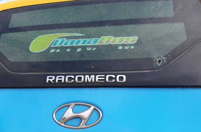 thanh nien xam tro cam ma tau tan cong xe buyt o da nang khien nhieu hanh khach hoang so