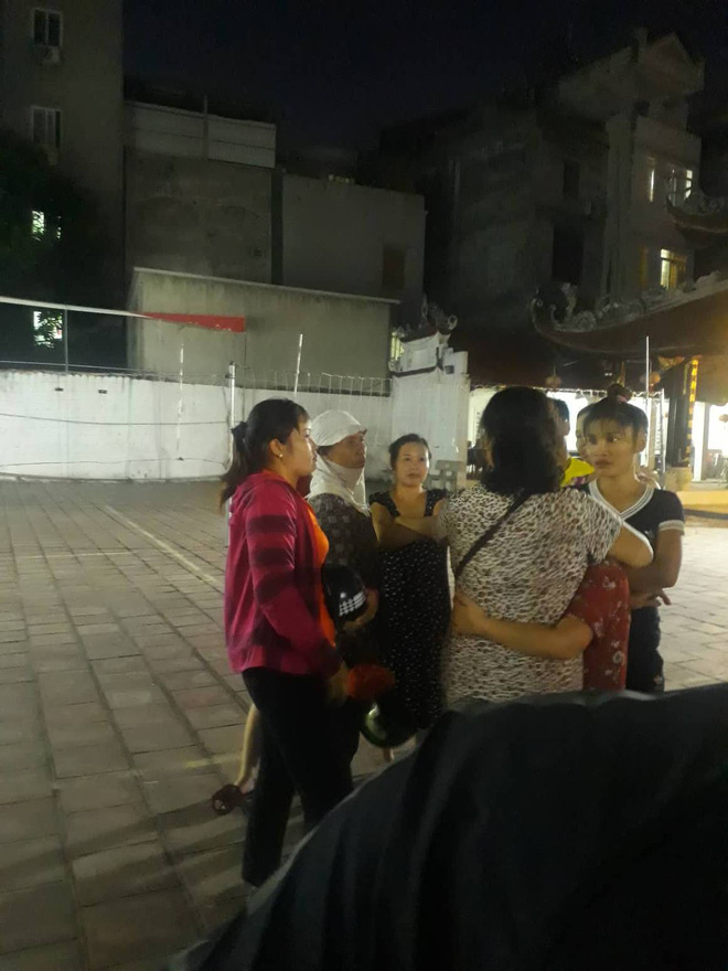 ha noi co gai om mat khoc nuc no khi biet tin ban trai 18 tuoi treo co tu tu trong phong tro