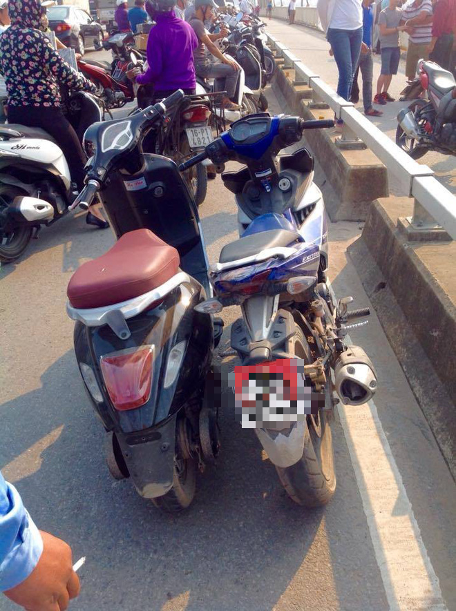 hai phong nam thanh nien nhay cau tu tu ban gai bat luc gao khoc tham thiet