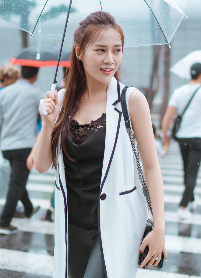 nu dien vien danh ca thanh xuan yeu dai gia nhung trang tay xinh dep o han quoc