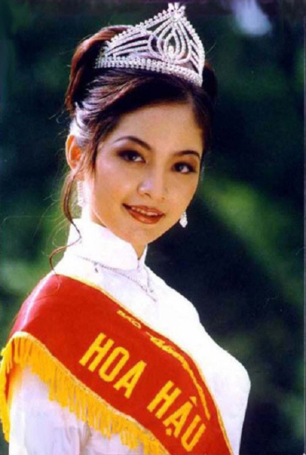tran tieu vy gap ap luc gi khi tham gia hoa hau the gioi