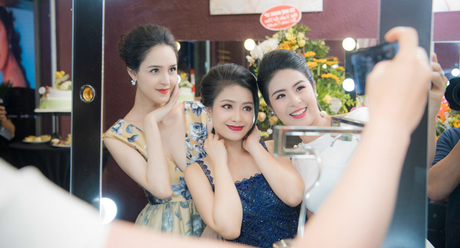 a hau hoang anh tiet lo ve cuoc song sau hon nhan khen me chong tam ly