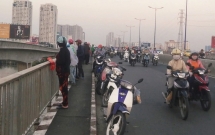 bat khan cap ga xe om danh cu ong 80 tuoi do tranh gianh dia ban