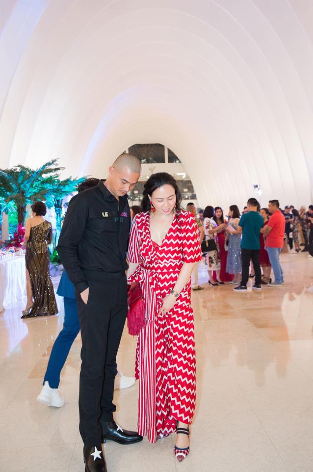 cuoc song cua quach ngoc ngoan ben vo dai gia sau nhung on ao tu vu ly hon voi le phuong