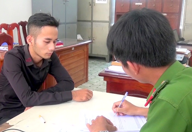 tieu xai het tien thanh nien dung hien truong gia bao bi cuop