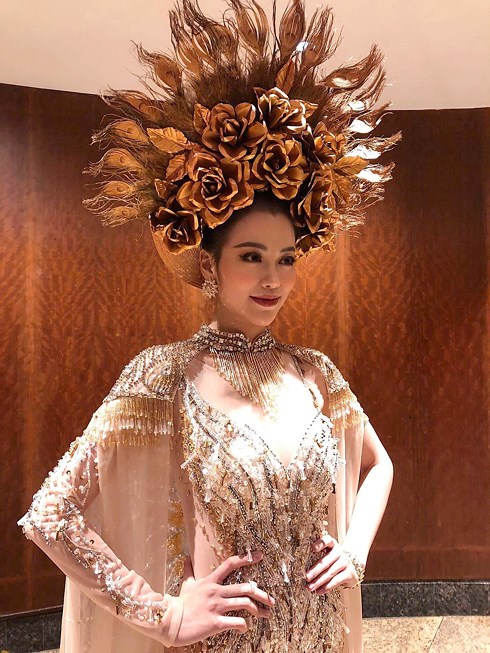 phuong khanh gianh hcv trang phuc dan toc tai hoa hau trai dat