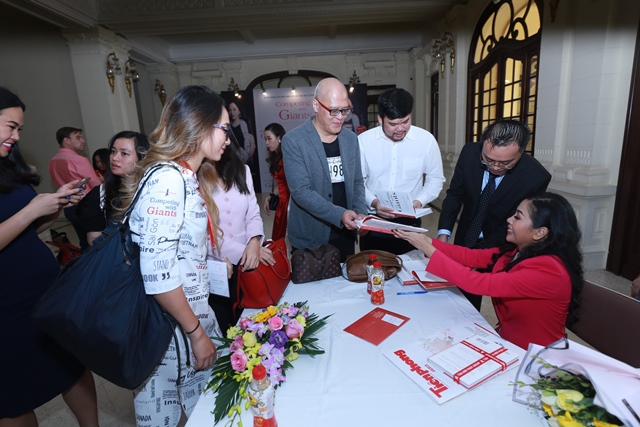 giao luu cung tac gia competing with giants cuon sach kinh te dau tien cua viet nam do forbes xuat ban