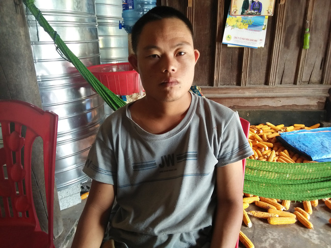 ganh nang cuoc doi cua cuu thanh nien xung phong gan 70 van phu gach nuoi chong khuyet tat 2 con tam than