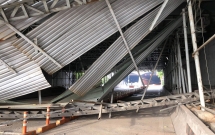 Xác định nguyên nhân vụ sập công trình trước cửa hầm Sài Gòn, giao thông ùn tắc kéo dài