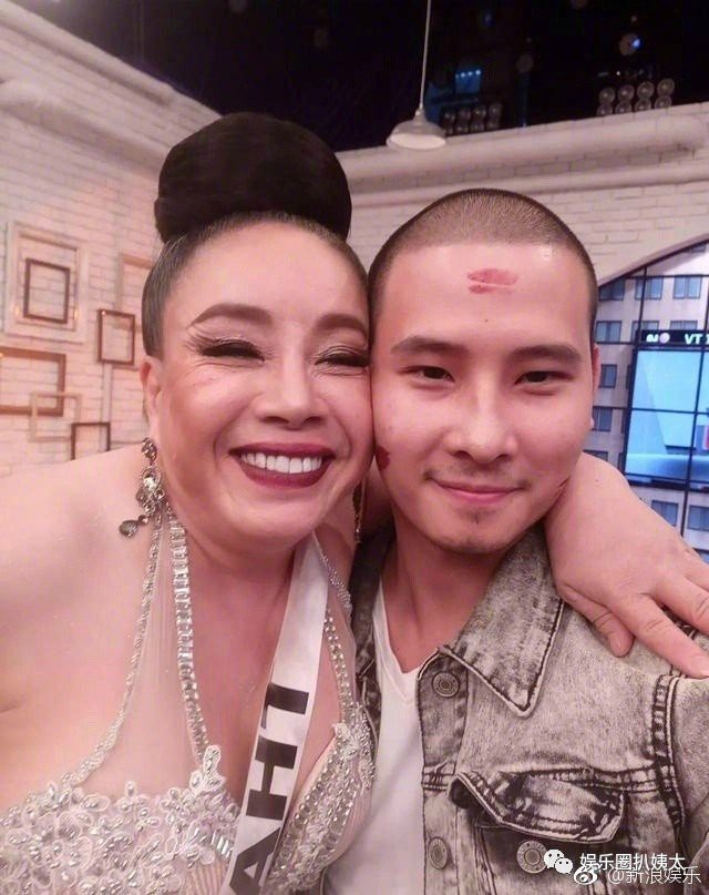 cuoc song that cua nu dai gia thai lay 12 chong tre tuoi dang quang cao ban thuoc kiem tien