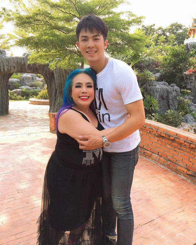 cuoc song that cua nu dai gia thai lay 12 chong tre tuoi dang quang cao ban thuoc kiem tien