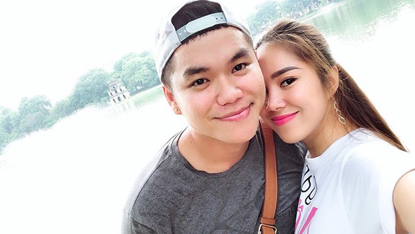le phuong dien bikini khoe anh tinh tu cung ong xa kem 7 tuoi