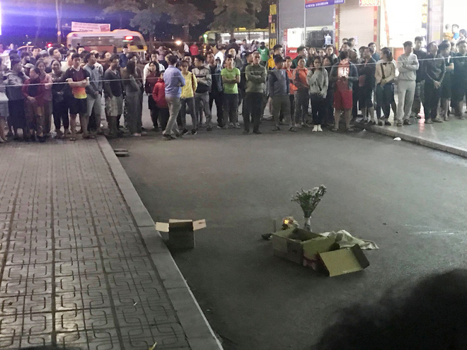 hang xom noi ve nu sinh bi nghi nem con hom qua co mot nam thanh nien den go cua nha co gai nay mai khong duoc