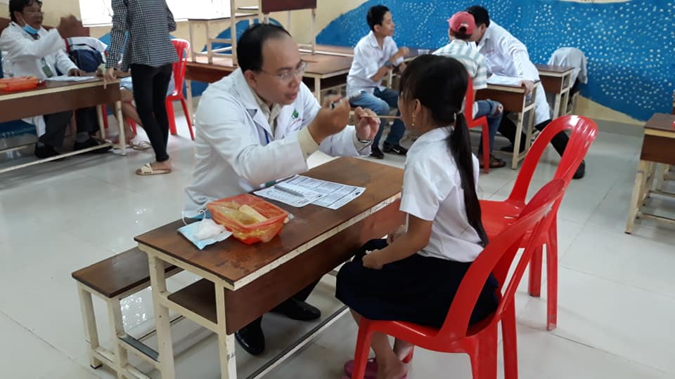 hoi huu nghi viet nam campuchia tphcm va doan bac si tam viet kham benh tu thien