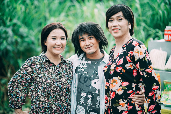 lan hiem hoi hoai linh gia gai tro lai de ung ho chau nuoi