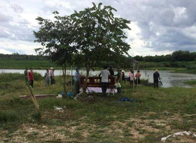 hoang hon phat hien thi the nguoi phu nu bi phan huy noi tren song buon buor