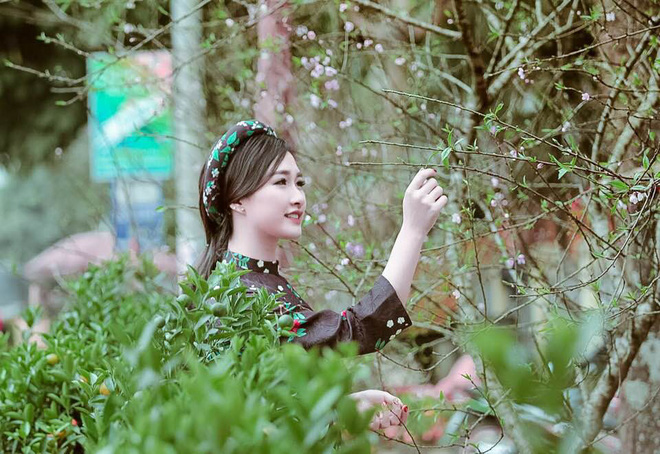 nhan sac xinh dep sang chanh cua co gai dan toc thai vua ket hon voi ha viet dung