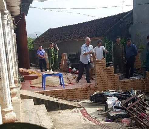 hoa binh con trai chem me tu vong roi phi tang xuong gieng