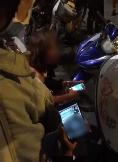 clip va anh hien truong vu nu tai xe gay tai nan khien 6 nguoi thuong vong o hang xanh