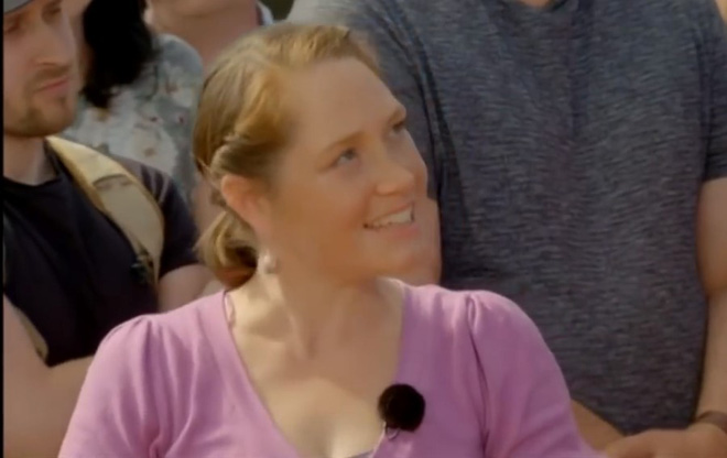 vo tu cho con choi mon do cu hang ngay ba me bat ngo khi biet no dang gia ca tram trieu