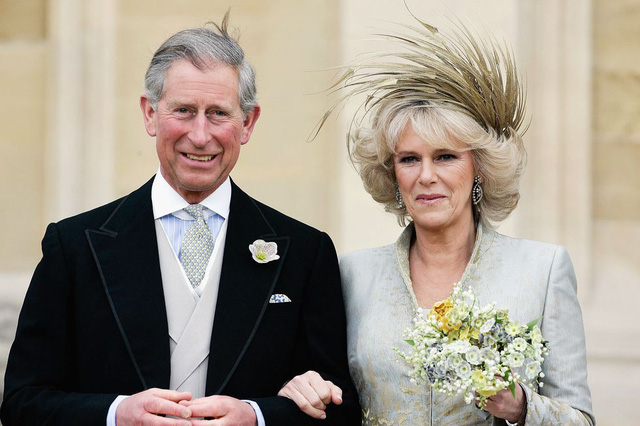 moi tinh 48 nam day thi phi cua thai tu charles va ba camilla tuong vien man nhung lai co ket cuc cay dang khong ngo